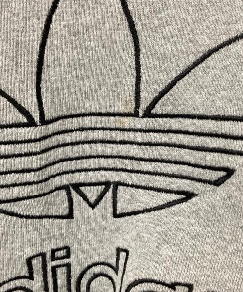 adidas（アディダス）adidas (アディダス) 刺繍ロゴスウェット グレー サイズ:Mの古着・服飾アイテム