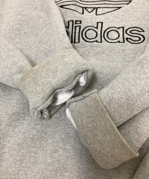 adidas（アディダス）adidas (アディダス) 刺繍ロゴスウェット グレー サイズ:Mの古着・服飾アイテム