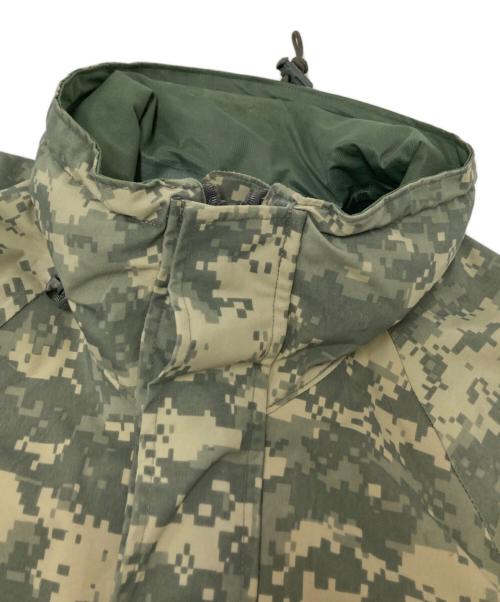 ECWCS（エクワックス）ECWCS (エクワックス) UNIVERSAL CAMO GORE-TEX PARKA オリーブ×ベージュ サイズ:MEDIUM REGULARの古着・服飾アイテム