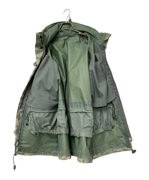 ECWCS（エクワックス）ECWCS (エクワックス) UNIVERSAL CAMO GORE-TEX PARKA オリーブ×ベージュ サイズ:MEDIUM REGULARの古着・服飾アイテム