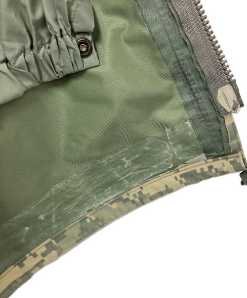 ECWCS（エクワックス）ECWCS (エクワックス) UNIVERSAL CAMO GORE-TEX PARKA オリーブ×ベージュ サイズ:MEDIUM REGULARの古着・服飾アイテム