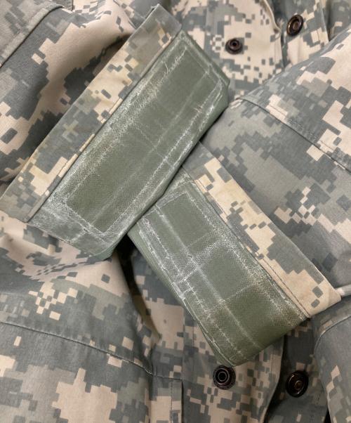 ECWCS（エクワックス）ECWCS (エクワックス) UNIVERSAL CAMO GORE-TEX PARKA オリーブ×ベージュ サイズ:MEDIUM REGULARの古着・服飾アイテム