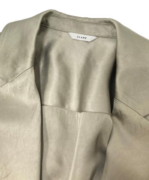 CLANE（クラネ）CLANE (クラネ) TAILORED SATIN SHIRT オリーブ サイズ:1の古着・服飾アイテム