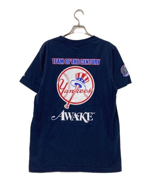 AWAKE（アウェイク）AWAKE (アウェイク) New Era (ニューエラ) Tシャツ ネイビー サイズ:Mの古着・服飾アイテム