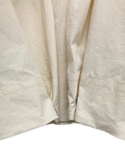 CAST:（キャスト）CAST: (キャストコロン) レイヤードディティールショートブルゾン アイボリー サイズ:Mの古着・服飾アイテム