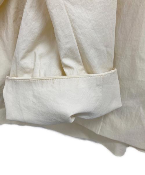 CAST:（キャスト）CAST: (キャストコロン) レイヤードディティールショートブルゾン アイボリー サイズ:Mの古着・服飾アイテム