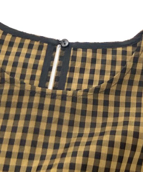 Mila Owen（ミラオーウェン）Mila Owen (ミラオーウェン) クルーネックボリュームスリーブブラウス ベージュ×ブラックの古着・服飾アイテム