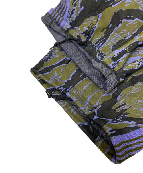 Needles（ニードルズ）Needles (ニードルズ) PURPLE THINGS (パープルシングス) トラックカーゴパンツ ブラック×パープル サイズ:Mの古着・服飾アイテム