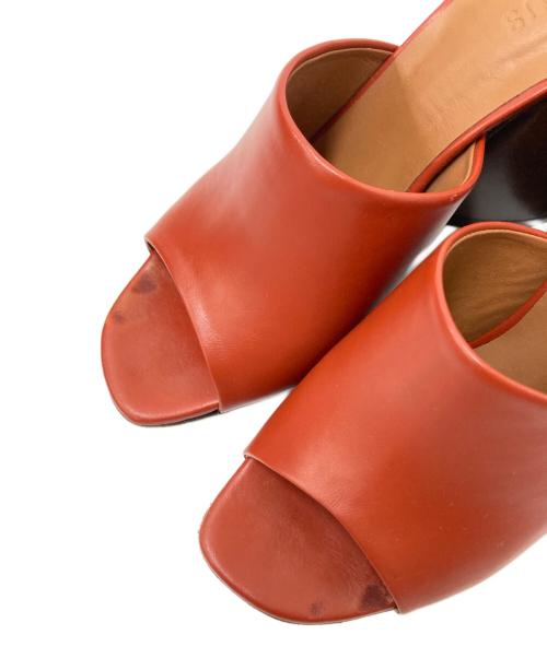 NEOUS（ネオアス）NEOUS (ネオアス) チャンキーヒールミュール レッド サイズ:36 1/2の古着・服飾アイテム