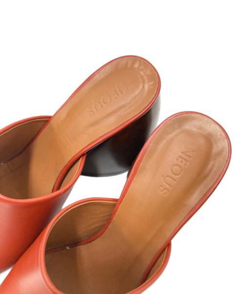 NEOUS（ネオアス）NEOUS (ネオアス) チャンキーヒールミュール レッド サイズ:36 1/2の古着・服飾アイテム