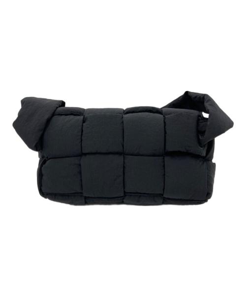 BOTTEGA VENETA（ボッテガベネタ）BOTTEGA VENETA (ボッテガベネタ) パデッドテックカセットスモールボディバッグ ブラック サイズ:下記参照の古着・服飾アイテム