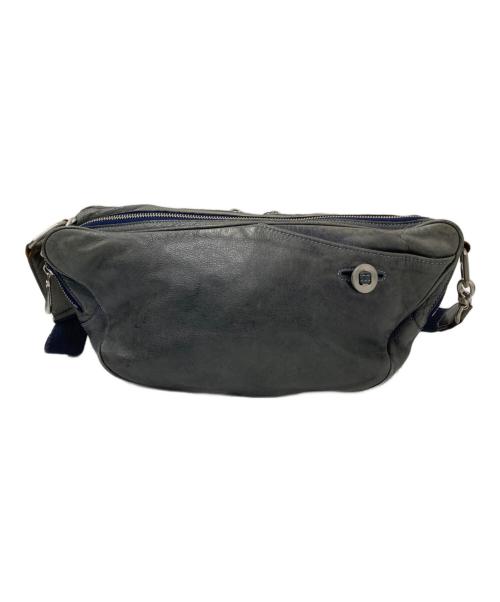 aniary（アニアリ）aniary (アニアリ) ハーフムーンレザーショルダーバッグの古着・服飾アイテム