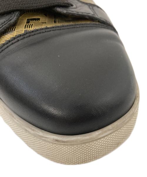 Christian Louboutin（クリスチャン・ルブタン）Christian Louboutin (クリスチャン・ルブタン) フラットパテントレザースニーカー ブラック×ゴールド サイズ:26.0㎝の古着・服飾アイテム