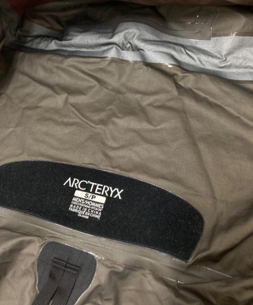 ARC'TERYX（アークテリクス）ARC'TERYX (アークテリクス) Beta SL Jacket レッド サイズ:Sの古着・服飾アイテム