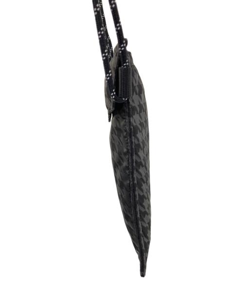 MONCLER（モンクレール）MONCLER (モンクレール) FRAGMENT DESIGN (フラグメントデザイン) PHONE CASE CROSS BODY ブラック サイズ:下記参照の古着・服飾アイテム