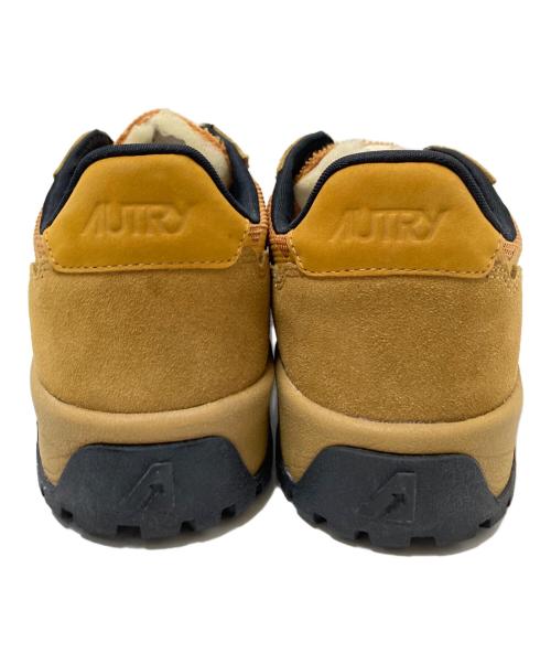 AUTRY（オートリ―）AUTRY (オートリ―) Wild Pace ロースニーカー ブラウン サイズ:42の古着・服飾アイテム