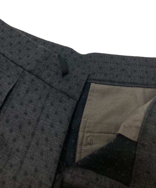 INCOTEX（インコテックス）INCOTEX (インコテックス) センタープレスパンツ グレー サイズ:36の古着・服飾アイテム