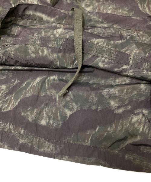 BEAMS PLUS（ビームスプラス）BEAMS PLUS (ビームスプラス) MIL Smock Tiger Stripe Print グリーン×パープル サイズ:Lの古着・服飾アイテム