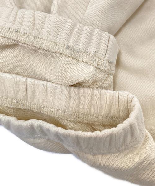 F.C.R.B.（エフシーレアルブリストル）F.C.R.B. (エフシーレアルブリストル) EMBLEM SWEAT PANTS アイボリー サイズ:Lの古着・服飾アイテム