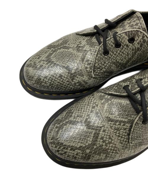 Dr.Martens（ドクターマーチン）Dr.Martens (ドクターマーチン) パイソン柄3ホールシューズ グレー サイズ:UK:6の古着・服飾アイテム