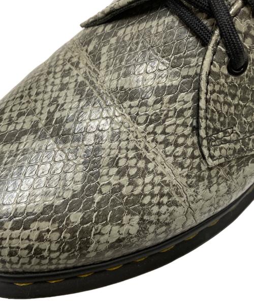 Dr.Martens（ドクターマーチン）Dr.Martens (ドクターマーチン) パイソン柄3ホールシューズ グレー サイズ:UK:6の古着・服飾アイテム