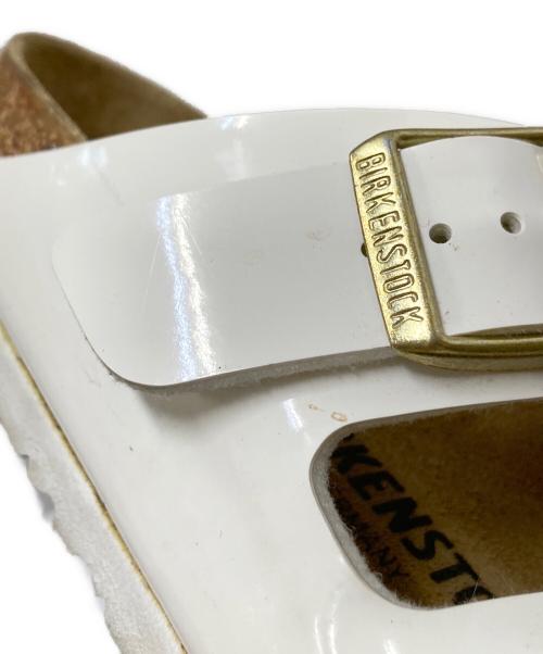 BIRKENSTOCK（ビルケンシュトック）BIRKENSTOCK (ビルケンシュトック) Arizona ホワイト サイズ:22.5㎝の古着・服飾アイテム