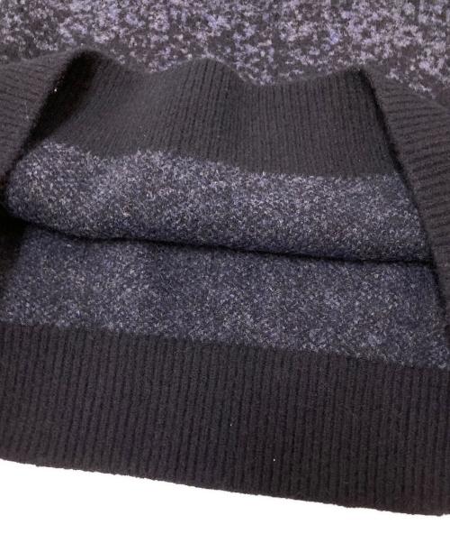 UNIQLO（ユニクロ）UNIQLO (ユニクロ) J&W DAWSON (ジェイアンドエムデヴィッドソン) スフレヤーングラデーションクルーネックセーター ネイビー サイズ:Mの古着・服飾アイテム