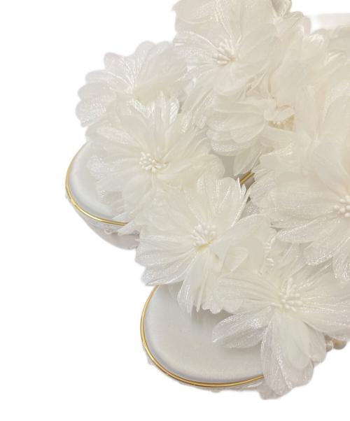 RANDA（ランダ）RANDA (ランダ) パール×ビジューフラワースポーツサンダル ホワイト サイズ:Sの古着・服飾アイテム