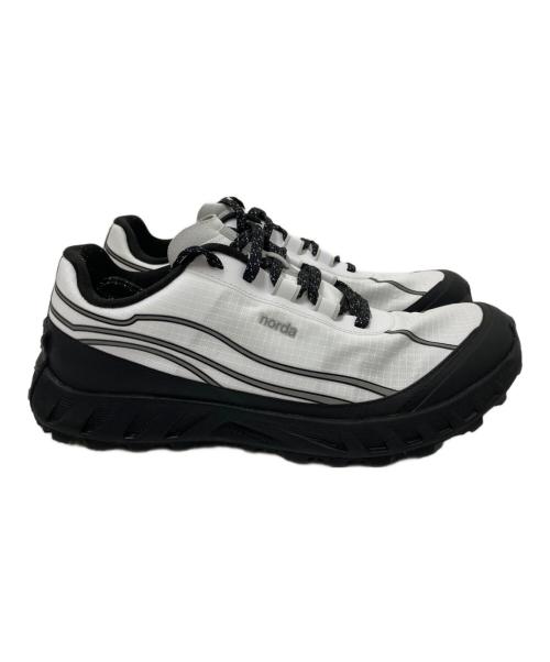 norda（ノルダ）norda (ノルダ) ローカットスニーカー ホワイト×ブラック サイズ:27.5㎝の古着・服飾アイテム