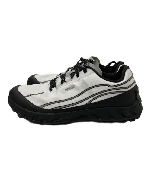 norda（ノルダ）norda (ノルダ) ローカットスニーカー ホワイト×ブラック サイズ:27.5㎝の古着・服飾アイテム