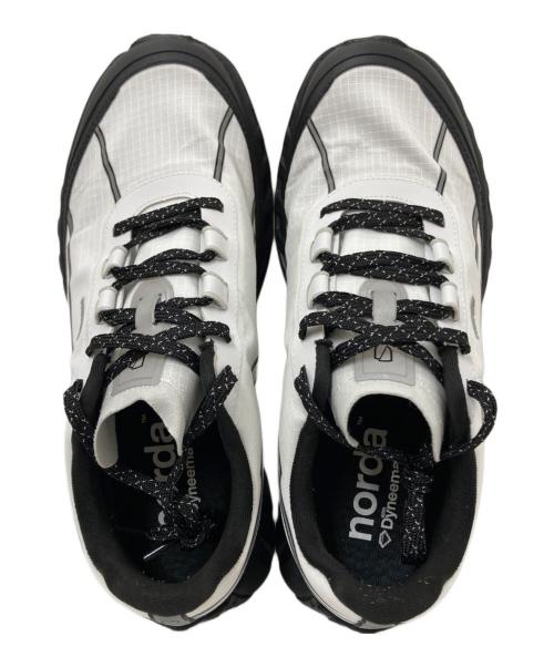 norda（ノルダ）norda (ノルダ) ローカットスニーカー ホワイト×ブラック サイズ:27.5㎝の古着・服飾アイテム