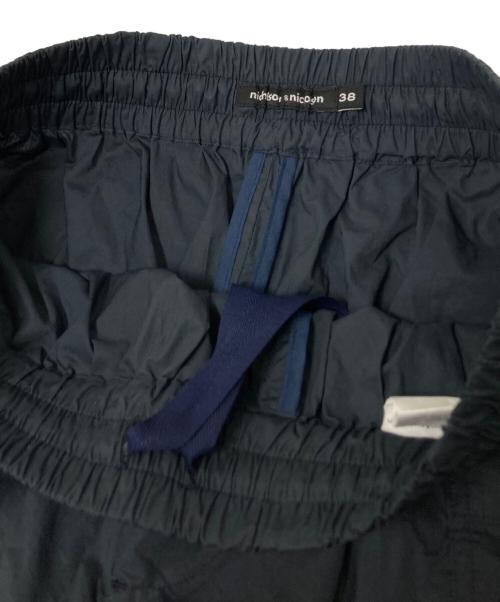 nicholson and nicholson（ニコルソンアンドニコルソン）nicholson and nicholson (ニコルソンアンドニコルソン) スマイルポプリンパンツ グレー サイズ:38の古着・服飾アイテム