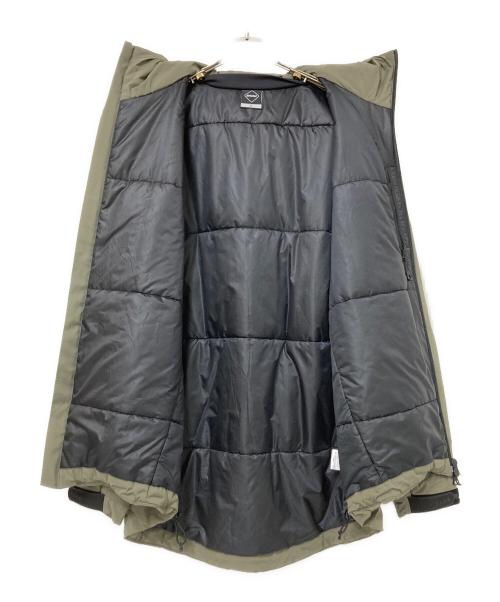 F.C.R.B.（エフシーレアルブリストル）F.C.R.B. (エフシーレアルブリストル) INSULATION HOODED JACKET オリーブ サイズ:XLの古着・服飾アイテム