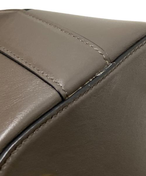 Salvatore Ferragamo（サルヴァトーレ フェラガモ）Salvatore Ferragamo (サルヴァトーレ フェラガモ) ガンチーニショルダーバッグ グレー サイズ:下記参照の古着・服飾アイテム