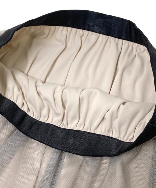 JILL BY JILLSTUART（ジル バイ ジルスチュアート）JILL BY JILLSTUART (ジル バイ ジルスチュアート) ボリュームフレアパールチュールスカート グレー×ベージュ サイズ:Fの古着・服飾アイテム