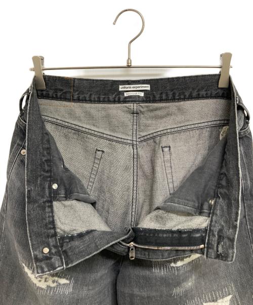 uniform experiment（ユニフォームエクスペリメント）uniform experiment (ユニフォームエクスペリメント) DAMAGED DENIM REGULAR-FIT JEANS ブラック サイズ:4の古着・服飾アイテム