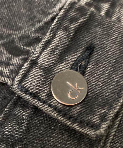 Calvin Klein Jeans（カルバンクラインジーンズ）Calvin Klein Jeans (カルバンクラインジーンズ) デニムジャケット ブラック サイズ:Mの古着・服飾アイテム