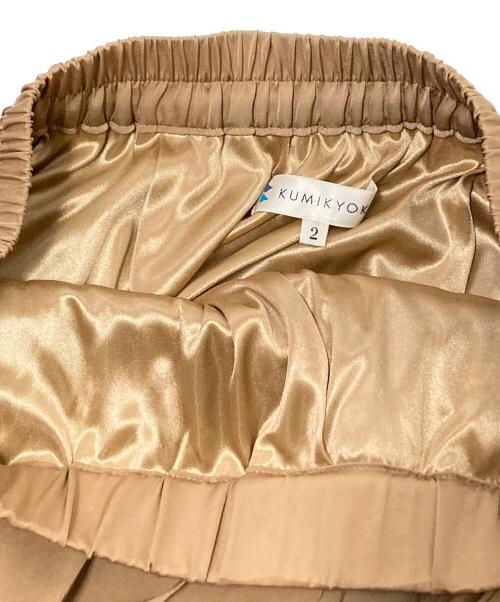 KUMIKYOKU（クミキョク）KUMIKYOKU (クミキョク) サテンプリーツスカート ベージュ サイズ:２の古着・服飾アイテム