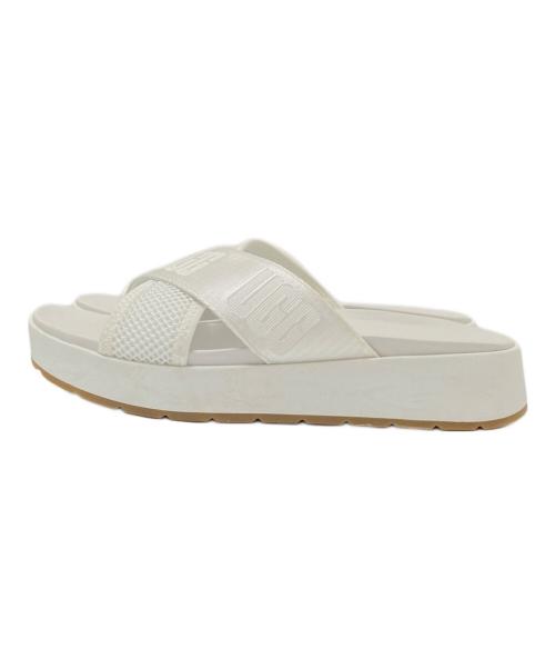 UGG（アグ）UGG (アグ) サンダル ホワイト サイズ:24.0cmの古着・服飾アイテム