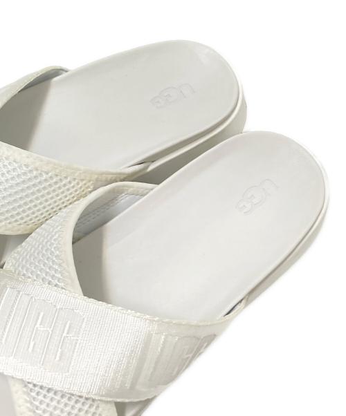 UGG（アグ）UGG (アグ) サンダル ホワイト サイズ:24.0cmの古着・服飾アイテム