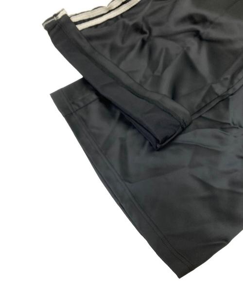 adidas（アディダス）adidas (アディダス) サテン ワイドレッグパンツ ブラック サイズ:M 未使用品の古着・服飾アイテム
