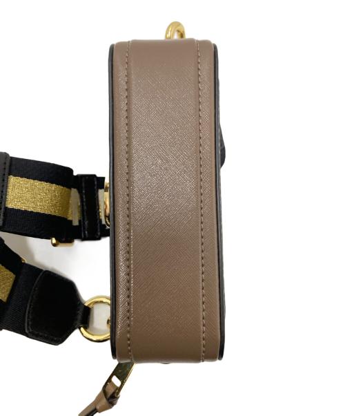 Marc by Marc Jacobs（マークバイマークジェイコブス）Marc by Marc Jacobs (マークバイマークジェイコブス) カメラバッグ ベージュ×ブラック サイズ:下記参照の古着・服飾アイテム