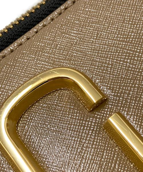 Marc by Marc Jacobs（マークバイマークジェイコブス）Marc by Marc Jacobs (マークバイマークジェイコブス) カメラバッグ ベージュ×ブラック サイズ:下記参照の古着・服飾アイテム