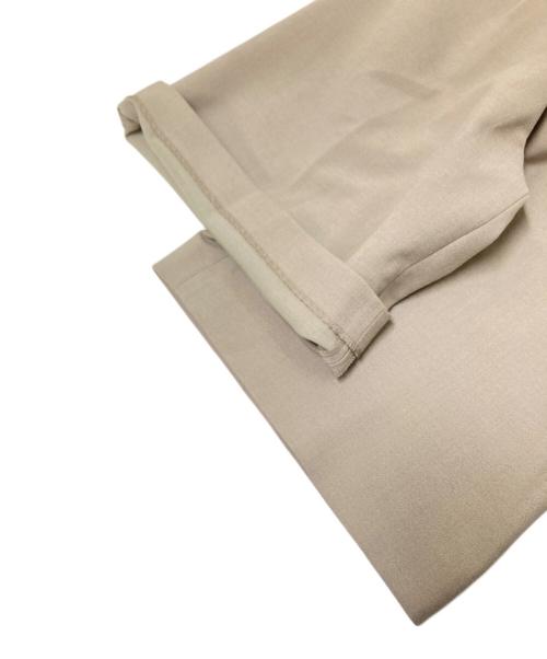 6(ROKU) BEAUTY&YOUTH（ロク ビューティーアンドユース）6(ROKU) BEAUTY&YOUTH (ロク ビューティーアンドユース) TUCK SHORT PANTS ベージュ サイズ:38の古着・服飾アイテム