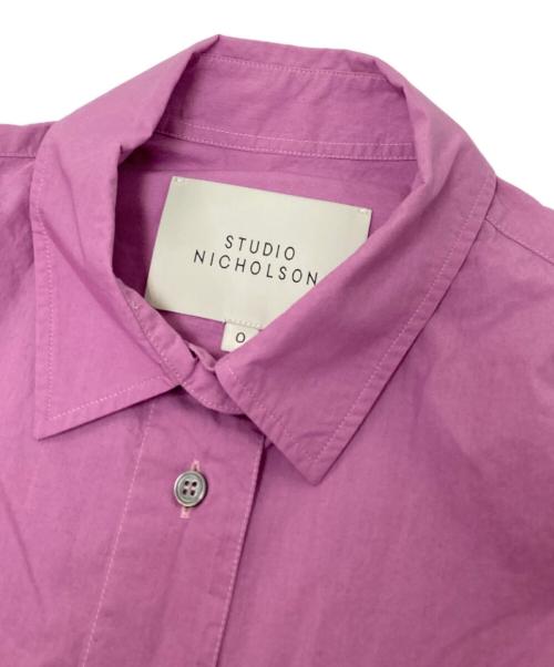 STUDIO NICHOLSON（スタジオ ニコルソン）STUDIO NICHOLSON (スタジオ ニコルソン) シャツ ピンクの古着・服飾アイテム