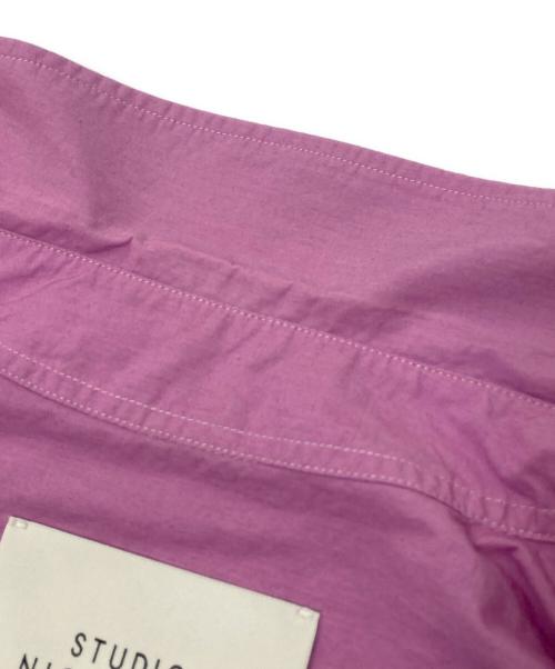 STUDIO NICHOLSON（スタジオ ニコルソン）STUDIO NICHOLSON (スタジオ ニコルソン) シャツ ピンクの古着・服飾アイテム