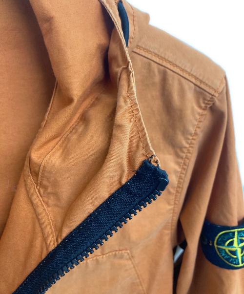 STONE ISLAND（ストーンアイランド）STONE ISLAND (ストーンアイランド) スーピマコットンストレッチツイルフーデッドブルゾン オレンジ サイズ:Mの古着・服飾アイテム