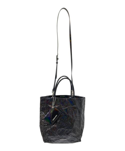 CHARLES & KEITH（チャールズアンドキース）CHARLES & KEITH (チャールズアンドキース) ラージマチナ クリンクルエフェクトトートバッグ ブラック サイズ:下記参照の古着・服飾アイテム