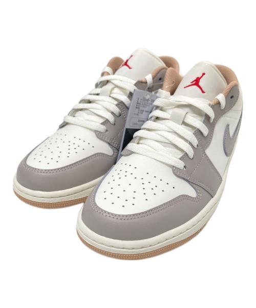 NIKE（ナイキ）NIKE (ナイキ) ローカットスニーカー ベージュ サイズ:26.5㎝ 未使用品の古着・服飾アイテム