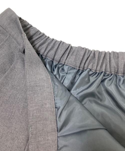 CADUNE（カデュネ）CADUNE (カデュネ) 梳毛カーヴィーパンツ グレー サイズ:38の古着・服飾アイテム